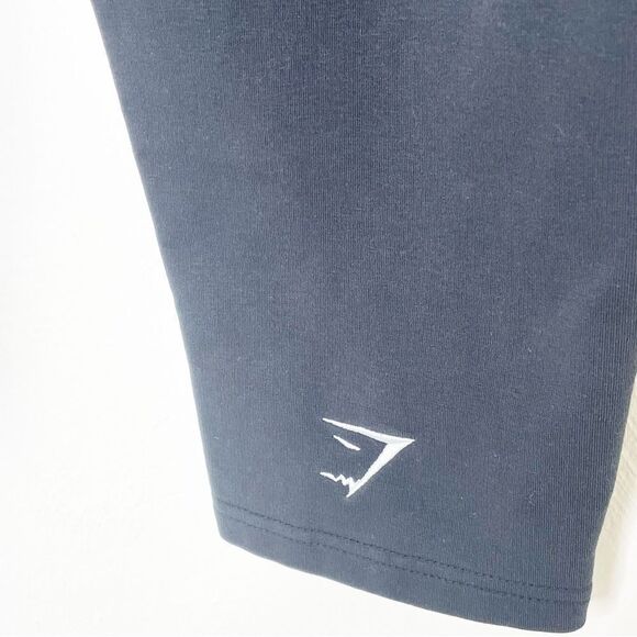 Gymshark Cropped Sweatpants - size Medium - Picture 3 of 7